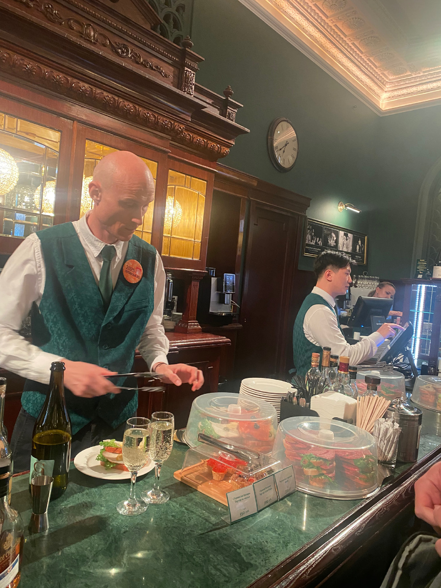 Исторический буфет театра Вахтангова