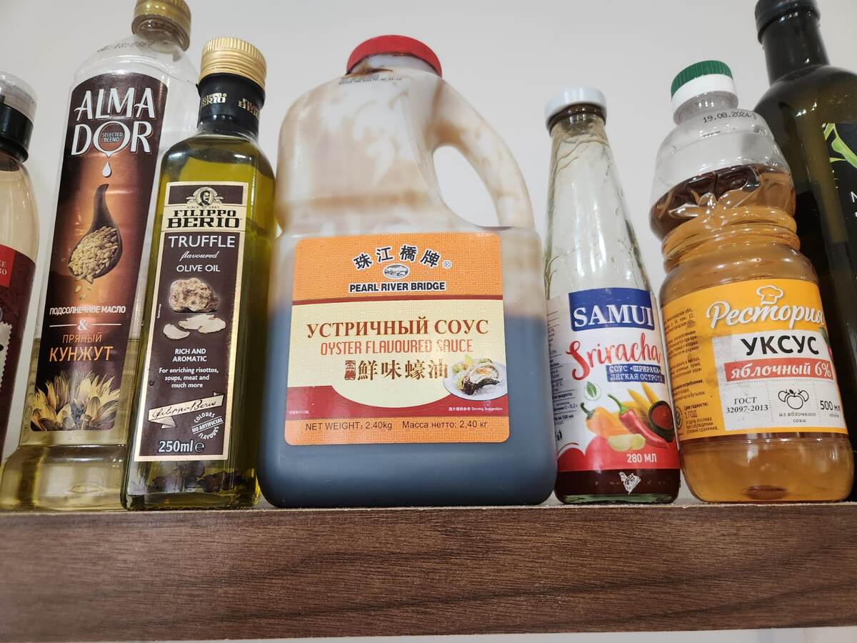 Я использую устричный соус канистрами!