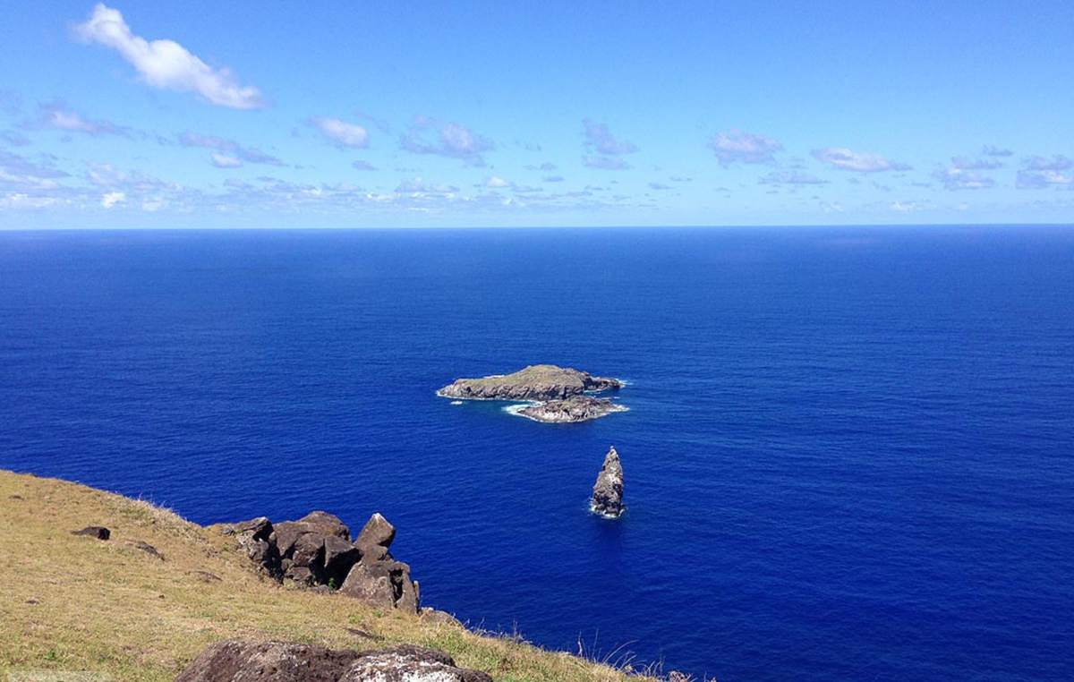 На эту отвесную скалу устремлялись соискатели звания человеко-птицы года