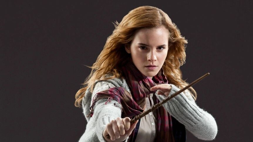    Эмма Уотсон. Промо фильма «Гарри Поттер и Дары Смерти II»/Warner Bros. Pictures/The Moving Picture Company/ Heyday Films/«Каро-Премьер»/kinopoisk.ru