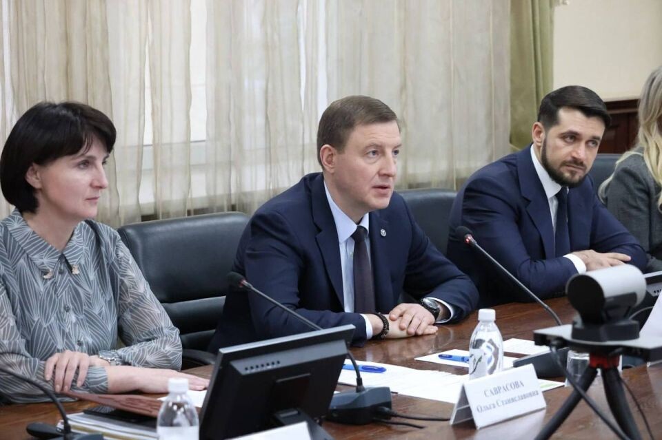    Встреча с послом Узбекистана в России в Республике Алтай. Источник: Андрей Турчак