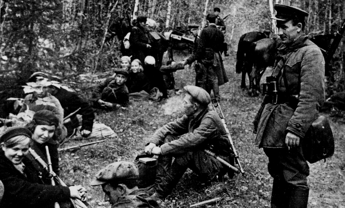 Как будто в партизанских отрядах не было женщин…