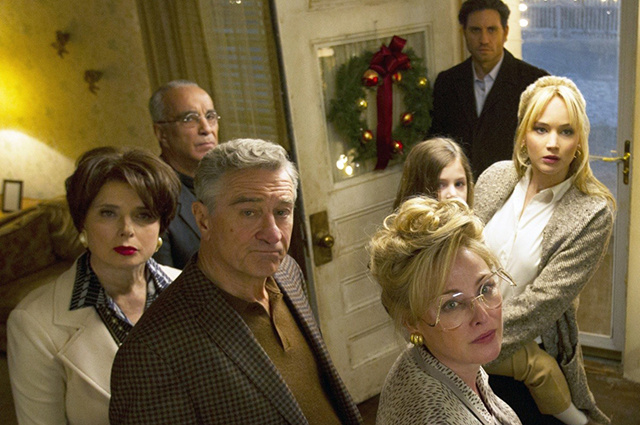 Кадр из фильма "Джой"