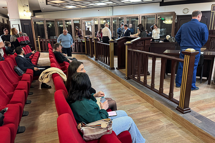    Рассмотрение дела «бригады Феди» — предполагаемых лидеров ОПГ «Перваки» — подходит к финишной прямой уже не в первый раз