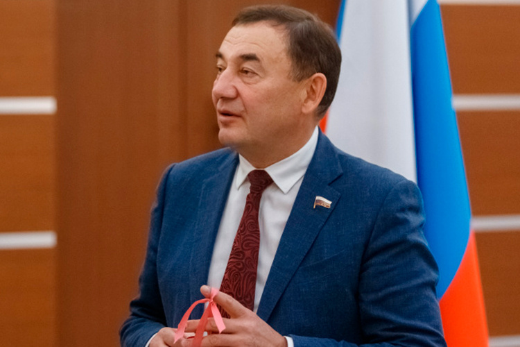    Марат Нуриев: «Тема ЖКХ очень значимая, непростая, и мы эту работу проводим системно, ежемесячно, проводили заседания в Москве в Государственной Думе. Но все-таки хотелось бы выехать в регионы и выслушать их позицию».   
Фото: «БИЗНЕС Online»