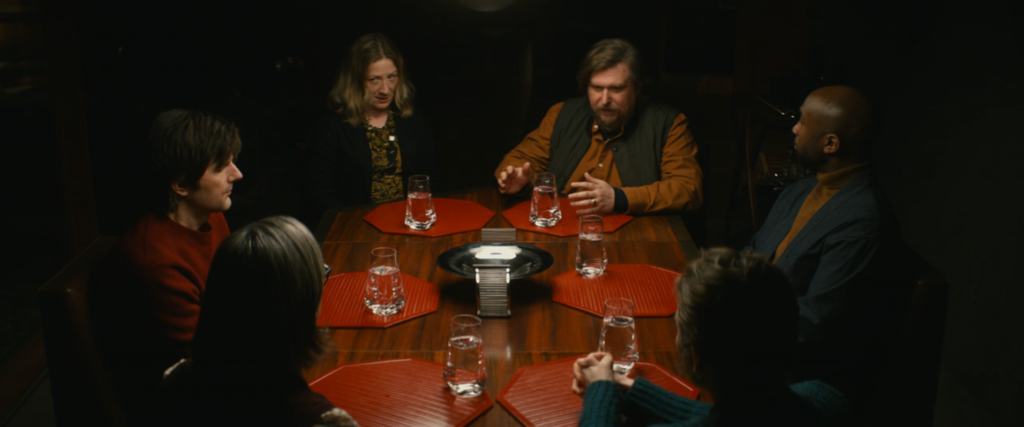 Марк Скаут на вечеринке у своей сестры и ее друзей