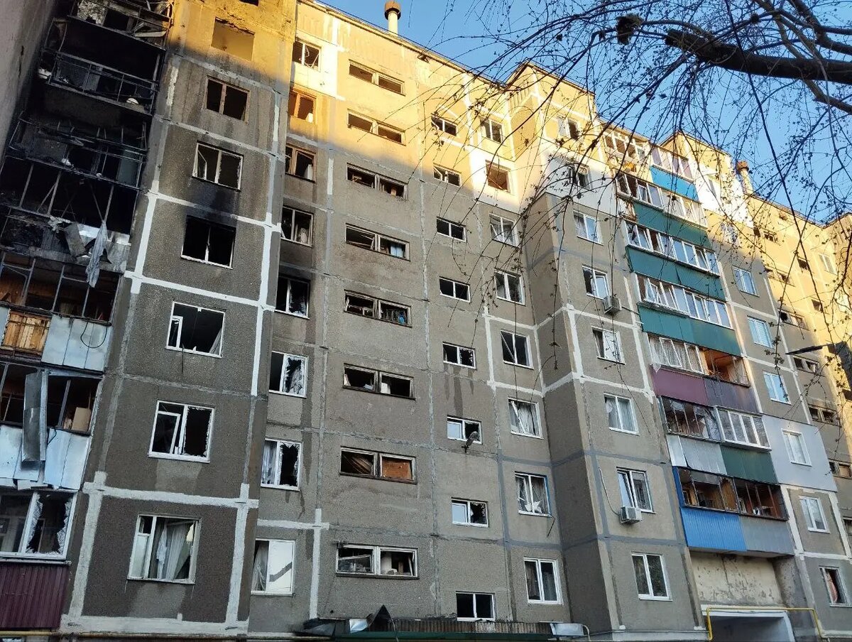    Последствия атаки ВСУ в Курске в ночь на 15 апреля, Орловская улица. Фото: правительство Курской области