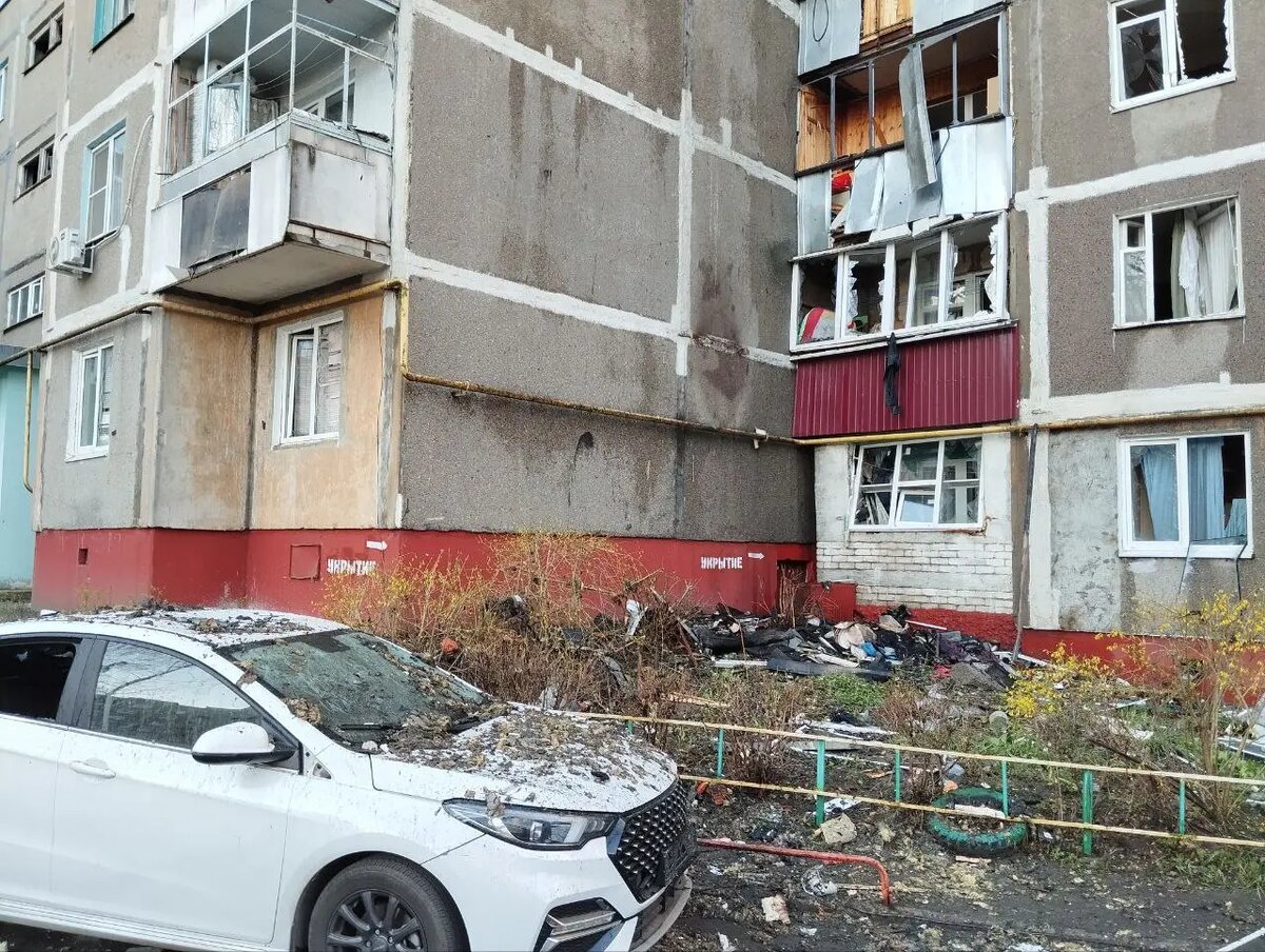    Последствия атаки ВСУ в Курске в ночь на 15 апреля, Орловская улица. Фото: правительство Курской области