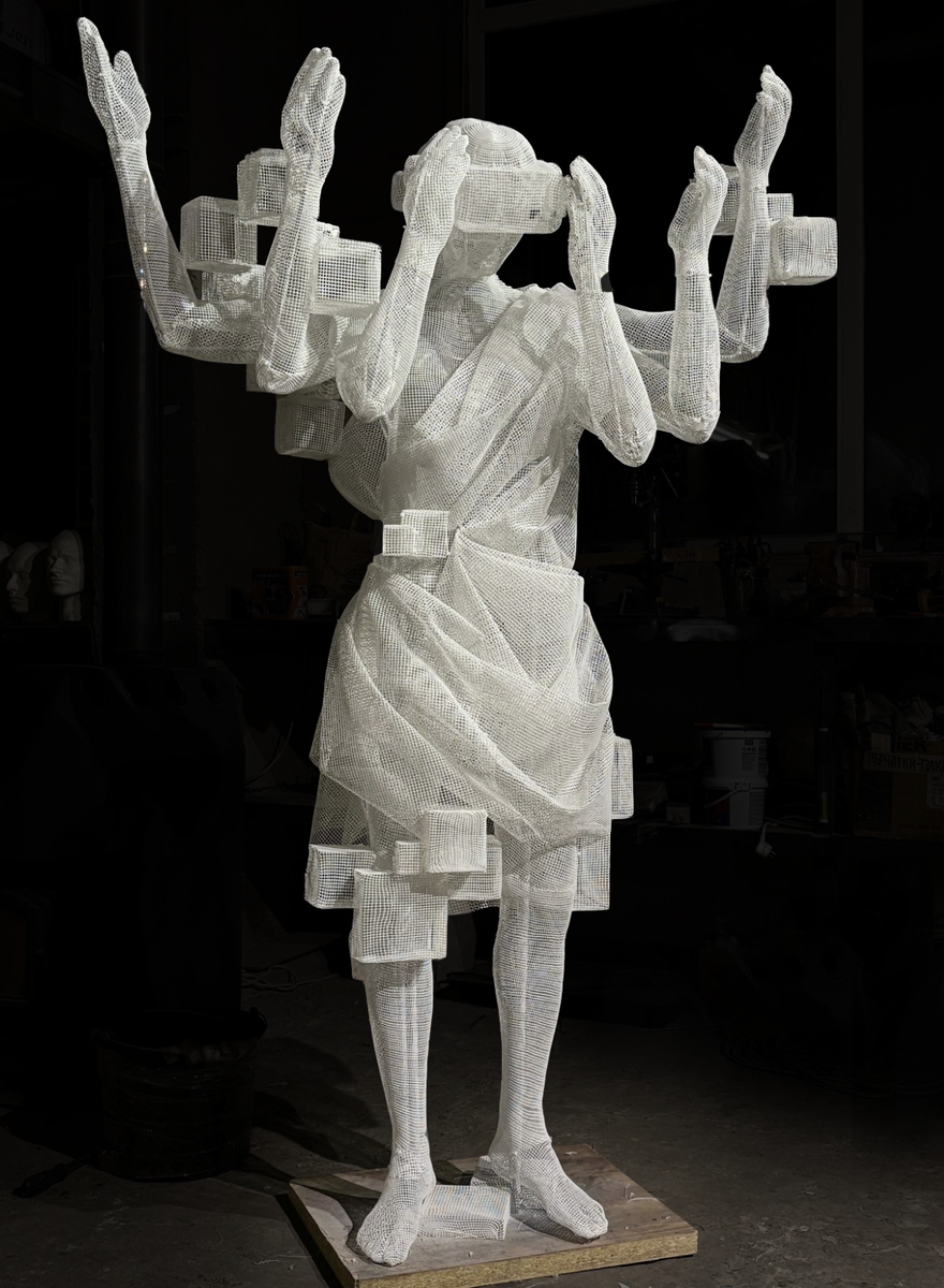     Арт-объект Imagine Андрея Блохина и Георгия Кузнецова из Recycle Group для премиального комплекса Famous (MR Group)