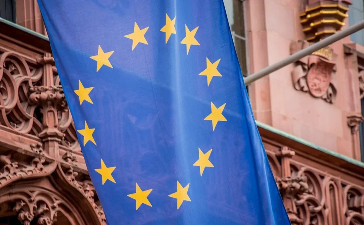    Как работают в майские праздники визовые центры стран Европы