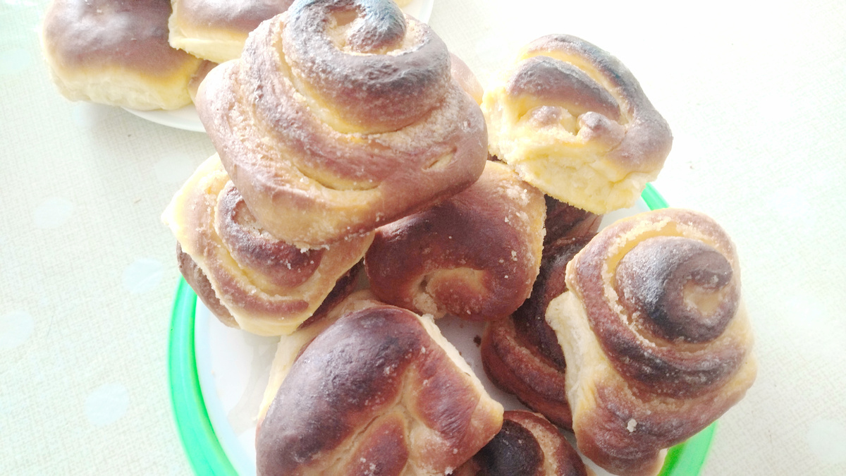 Плюшки готовы, прошу к столу!