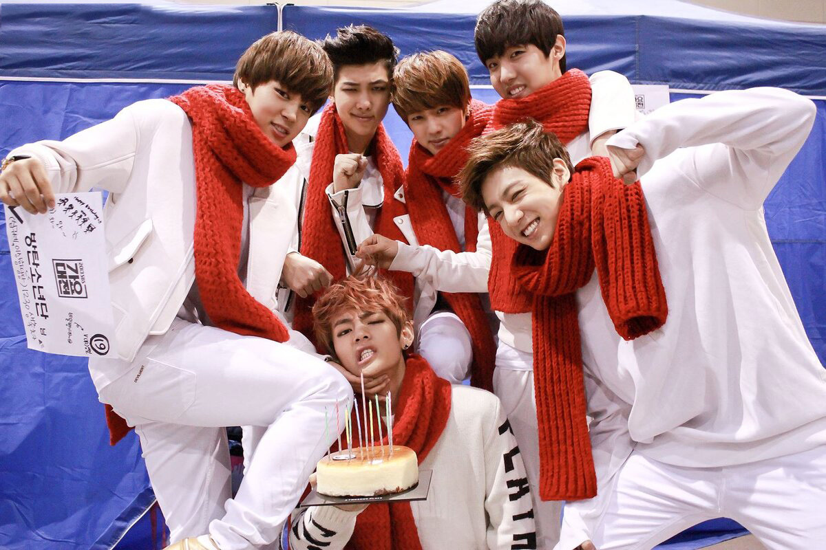 Будем считать, что это красные галстуки. А где 7-го пионера потеряли, не понятно!