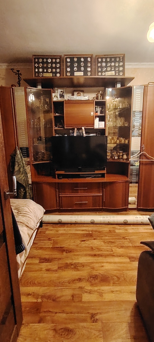 Фото автора. Линолиум лежит и ждёт своего часа😁😁