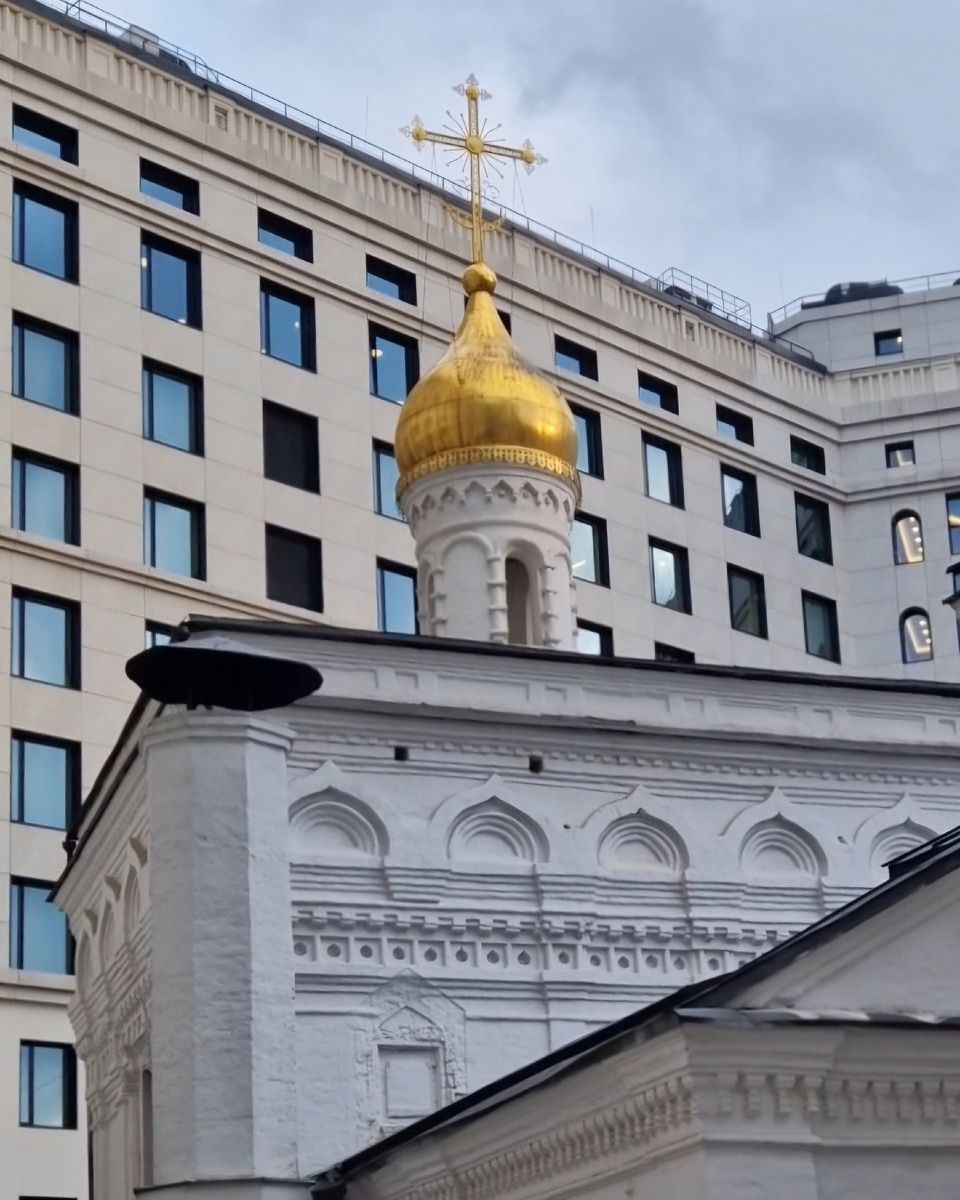 Средний Овчинниковский переулок, 7 - Церковь Архангела Михаила в Овчинниках 1612 года