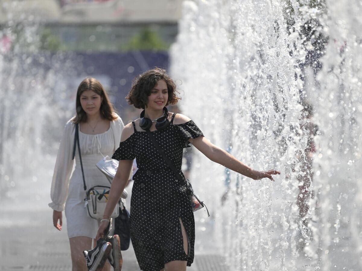    Фонтан в парке культуры и отдыха "Ходынское Поле" в Москве© РИА Новости / Максим Блинов
