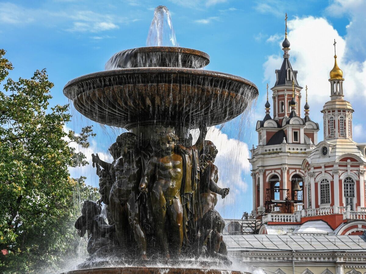    Фонтан Витали в сквере на Театральной площади в Москве© РИА Новости / Владимир Астапкович