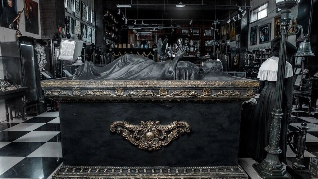     Источник: musei-smerti.ru