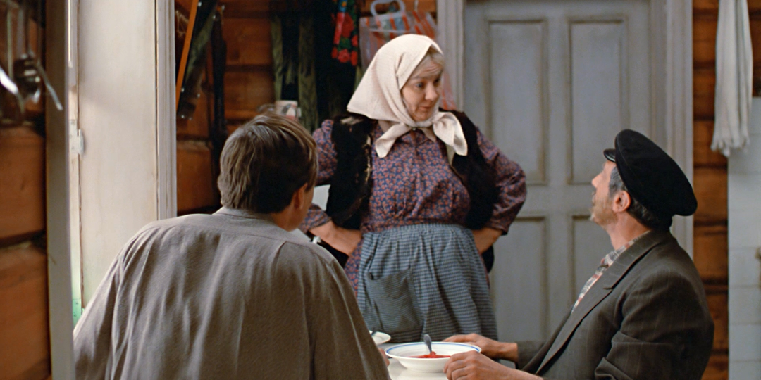 Слишком много пьянства: стало известно, какие сцены вырезали из фильма «Любовь и голуби»