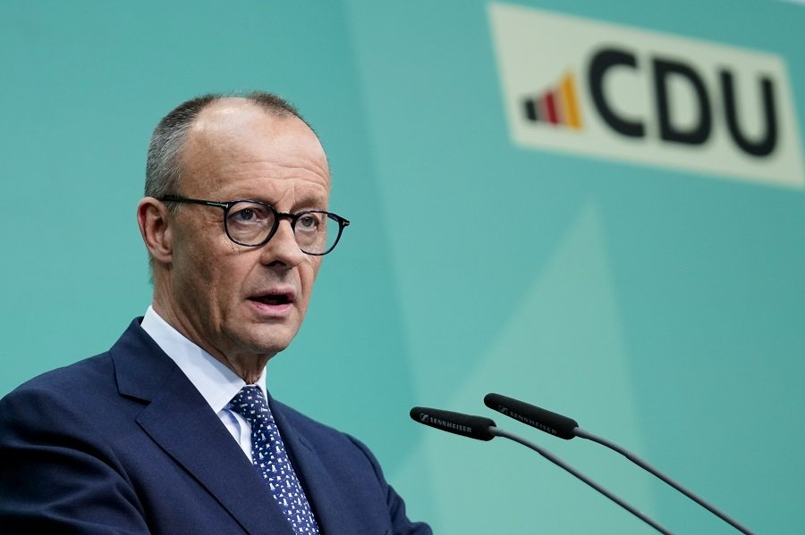 Кандидат в канцлеры Германии от блока ХДС/ХСС Фридрих Мерц на пресс-конференции - Фото: Martin Meissner/AP/TASS