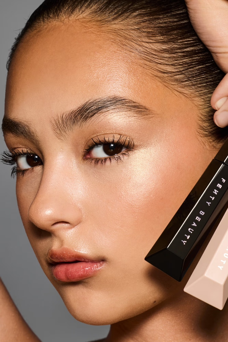    Рианна выпустила тушь и праймер Fenty Beauty (фото 1)