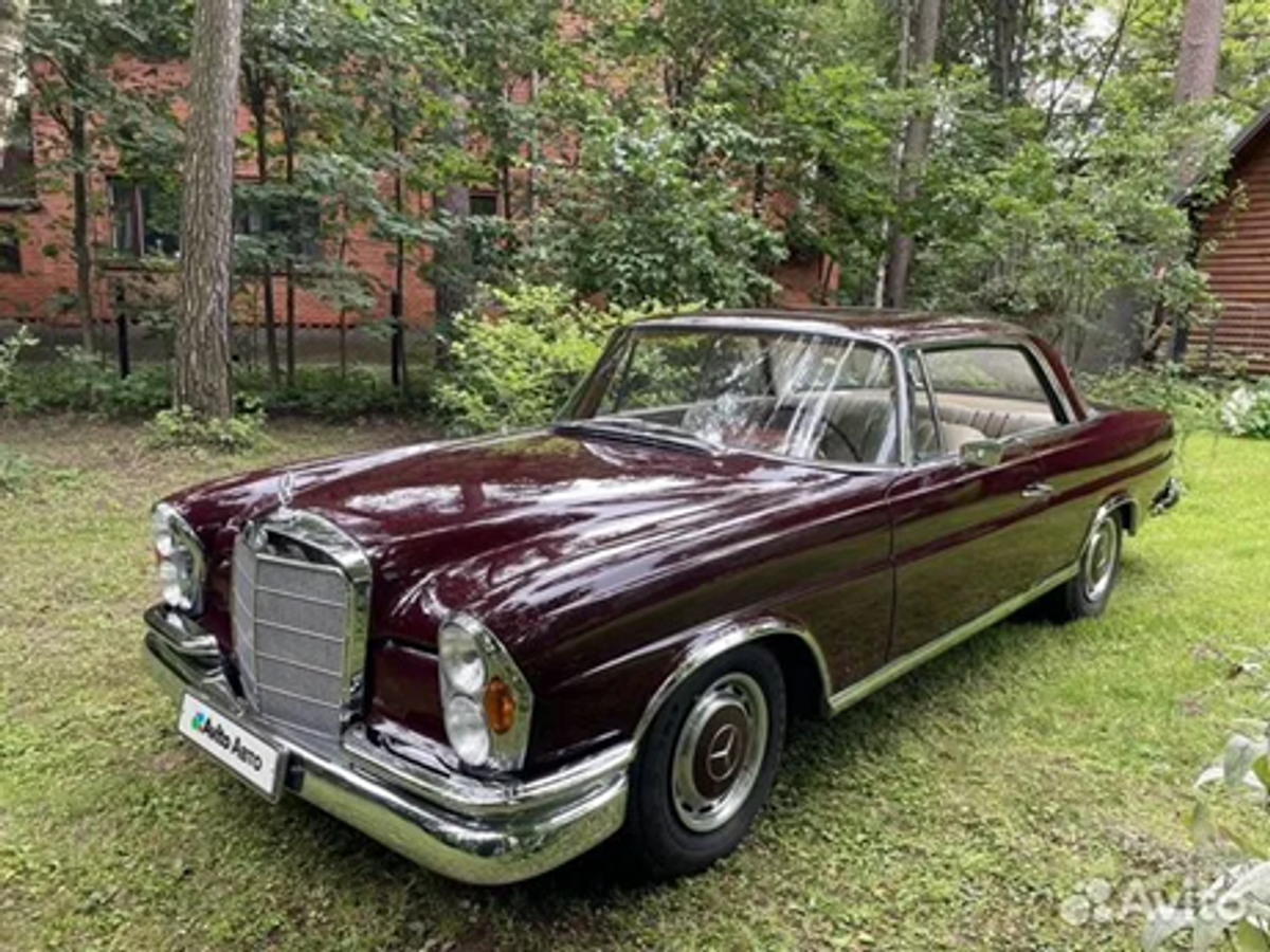    Mercedes-Benz W111 © Фото : Авито Авто