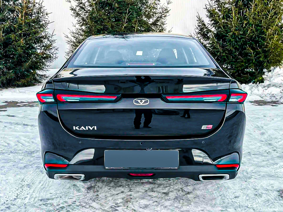 Kaiyi E5 вид сзади