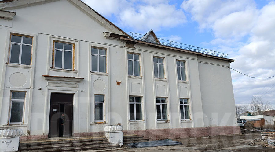 Здание школы-лицея №4 «Интеллект» на улице Степана Разина, 51