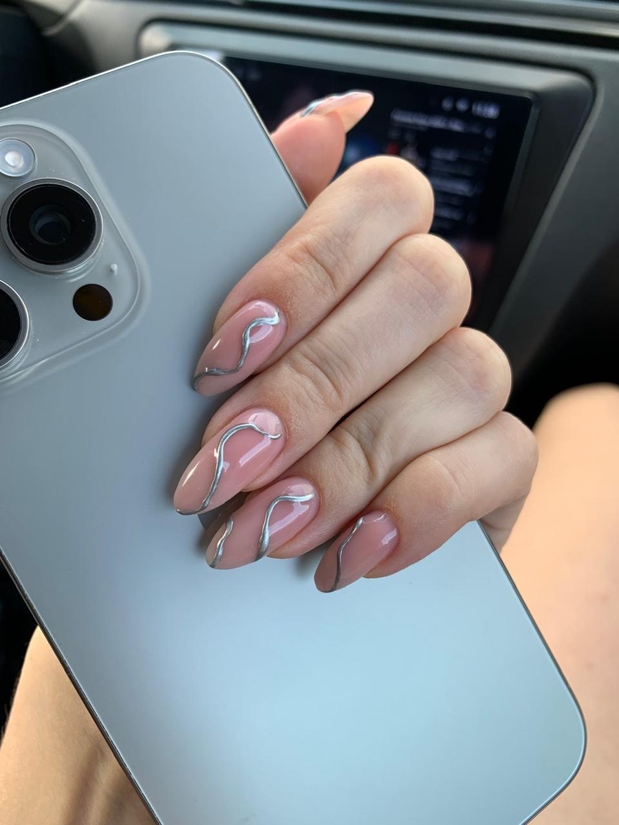 Длинные ногти мне очень нравятся, но с ними не удобно уже через неделю.