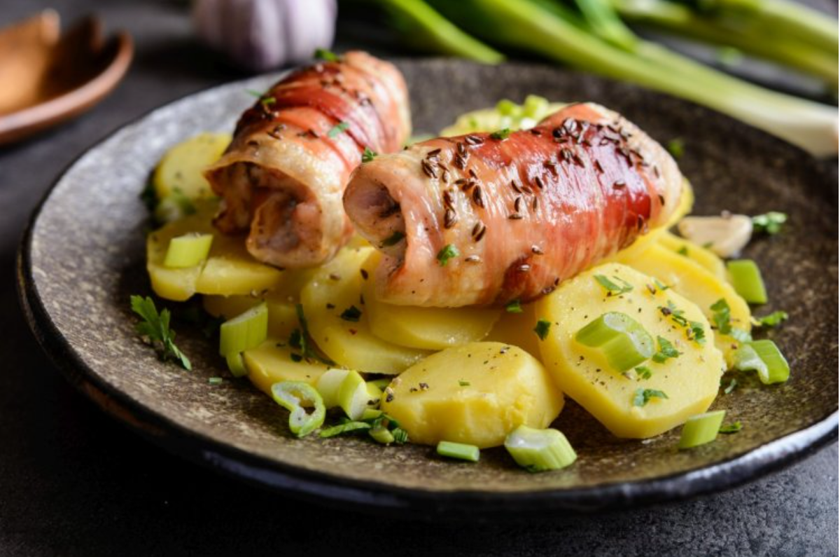 Многофункциональный аэрогриль - отличная современная замена духовке или
мультиварке. Лучше всего он подходит для запекания мяса и овощей без масла, и в
подтверждение этому лови большую подборку оригиналоных рецептов!