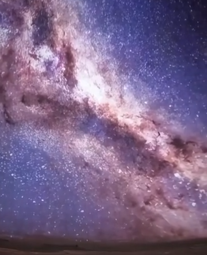 Скриншот с видео с сайта "ЯПлакал", на котором, якобы, ночное небо, видимое с Марса