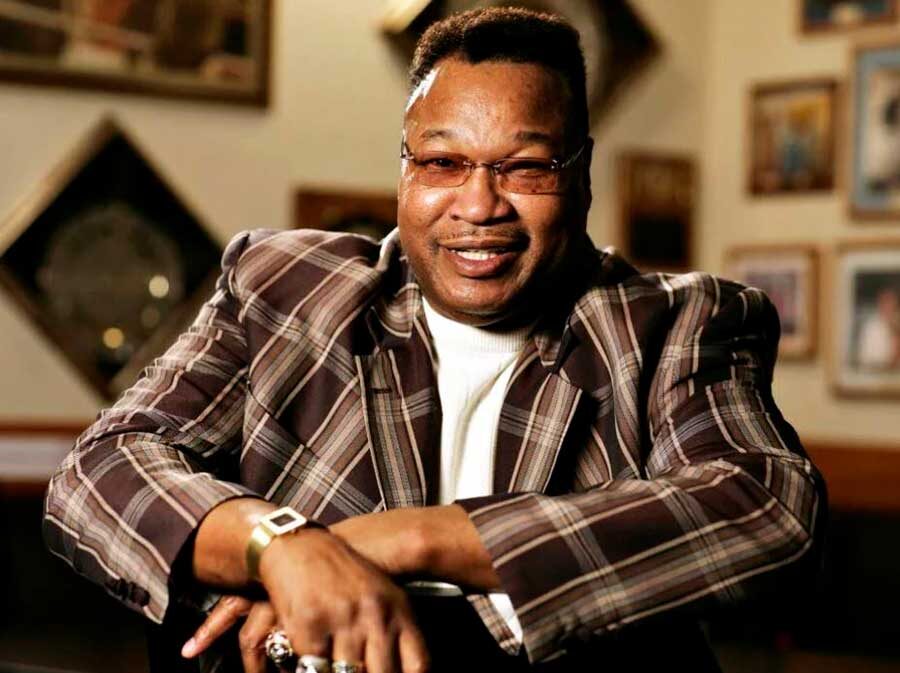 Ларри Холмс