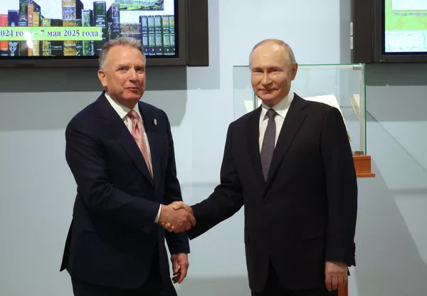 © POOL
Перейти в фотобанк
Президент Владимир Путин встретился со спецпосланником президента США Стивеном Уиткоффом