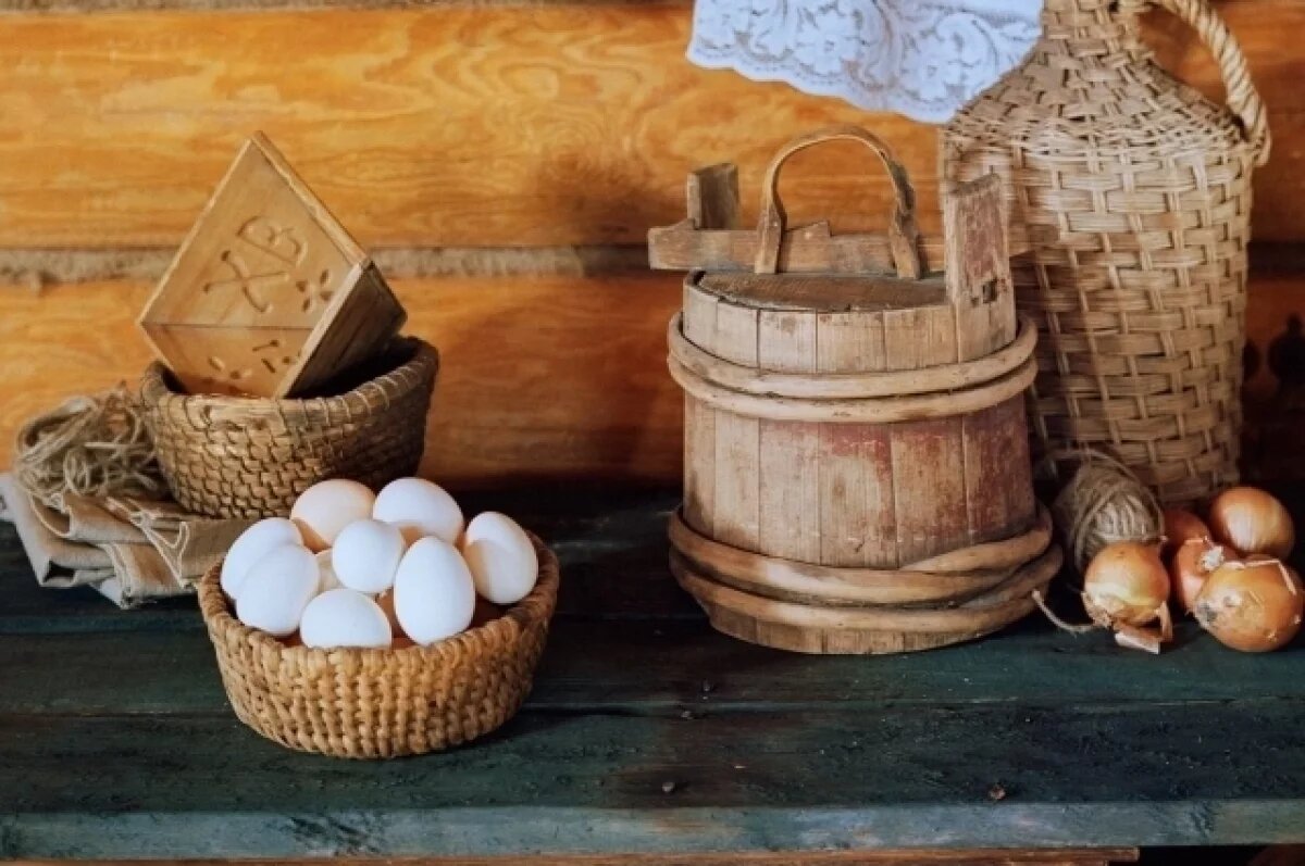    Пасочницы и яйца.