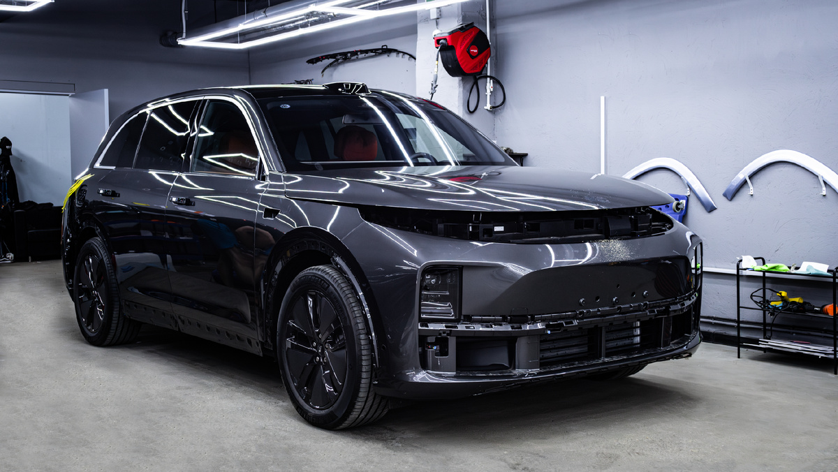 Автомобиль подоготвленный к оклейке