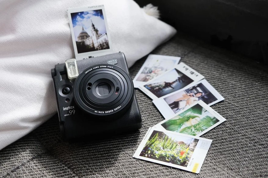    Instax Mini 99 — это новая флагманская камера Instax Mini от Fuji / Фото: amateurphotographer.com