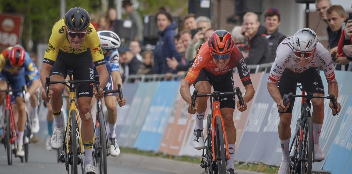 Бенот, Пидкок и Хирши на финише гонки 2024 года. Фото: Cor Vos