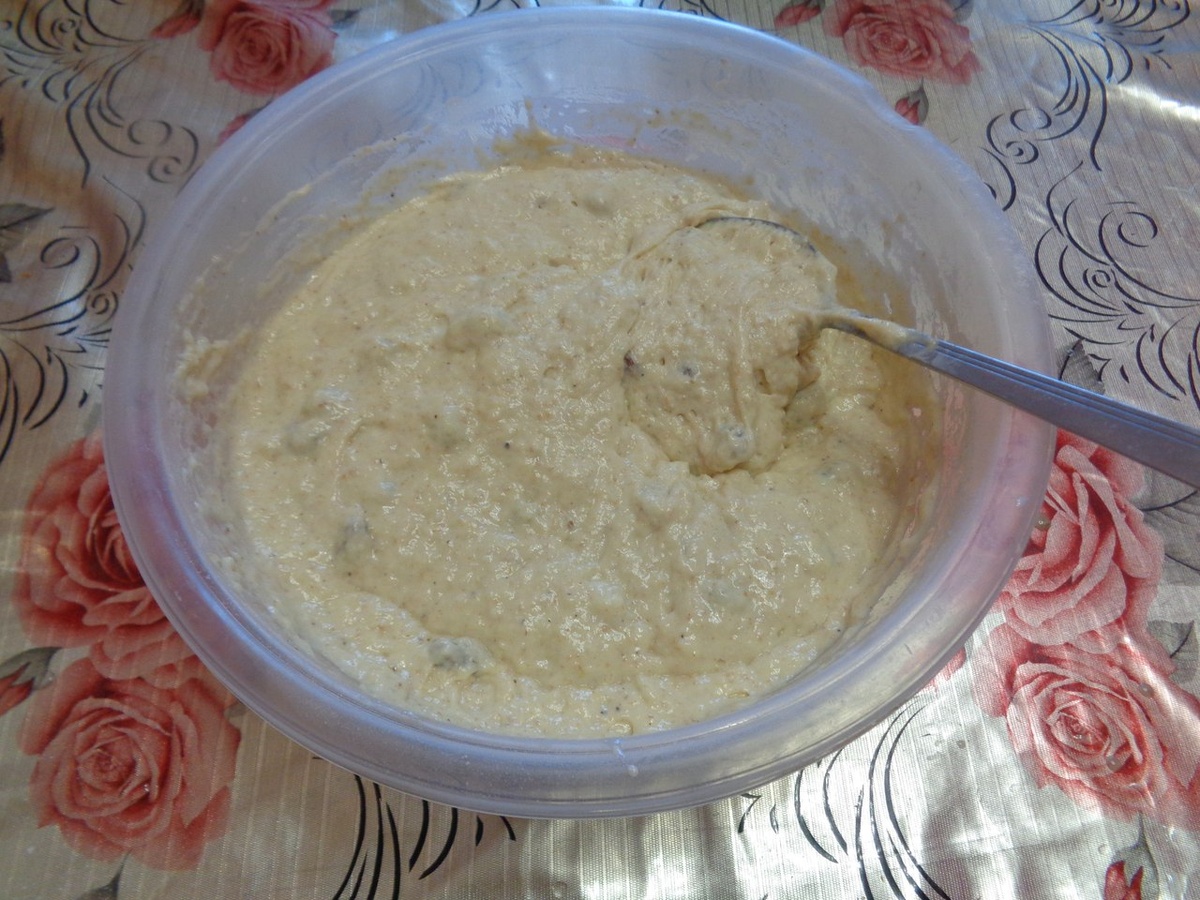 подготовка теста для кулича