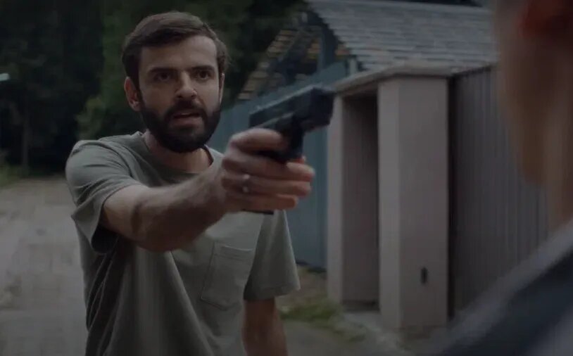 Кадр из фильма По-мужски 2022 года. Режиссер: Максим Кулагин, в главной роли Антон Лапенко. Источник: google\картинки.