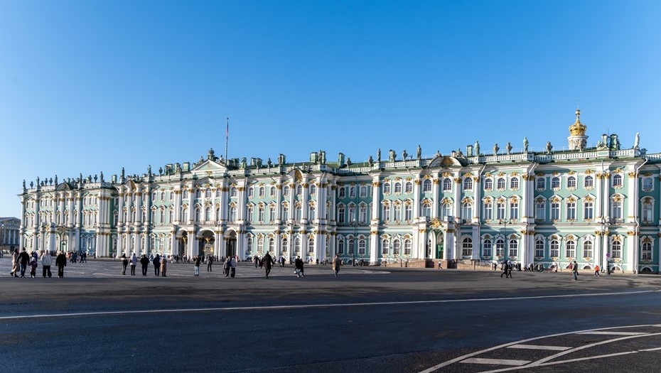    Зимний дворец Эрмитажа на Дворцовой площади в Петербурге. Автор фото: Михаил Тихонов / "Деловой Петербург"