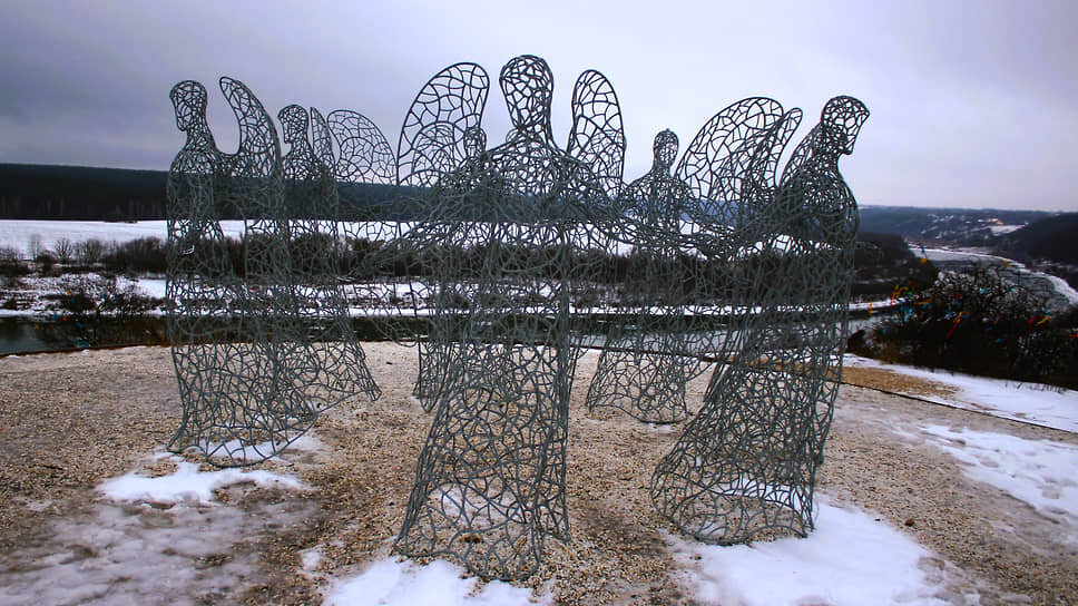 Скульптурная композиция «Братья» в парке «Кудыкина гора» Липецкой области.📷Фото: Алина Морозова / Коммерсантъ