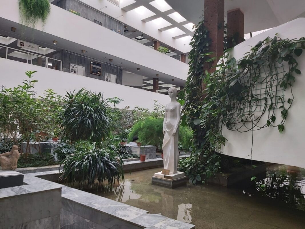    Публичная библиотека внутри. Зимний сад // фото: Ольга Медведева