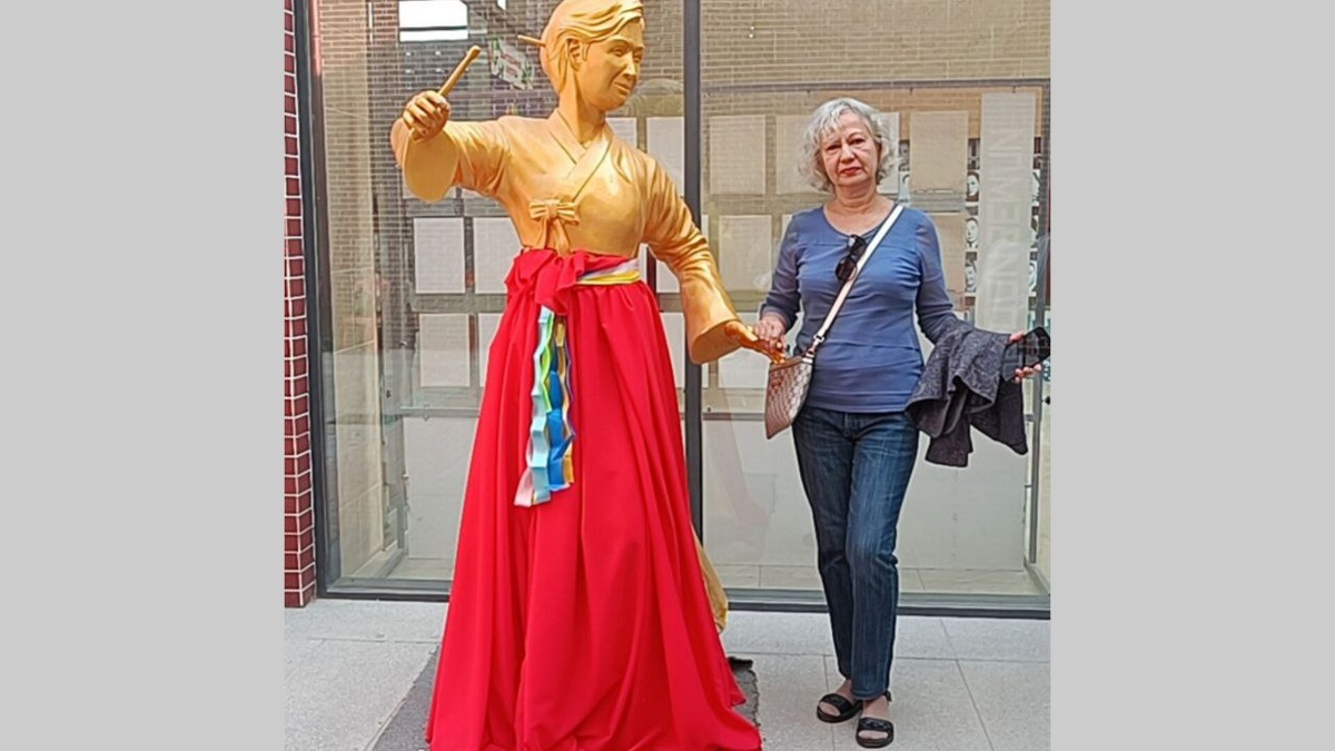 памятник женщине-дирижеру