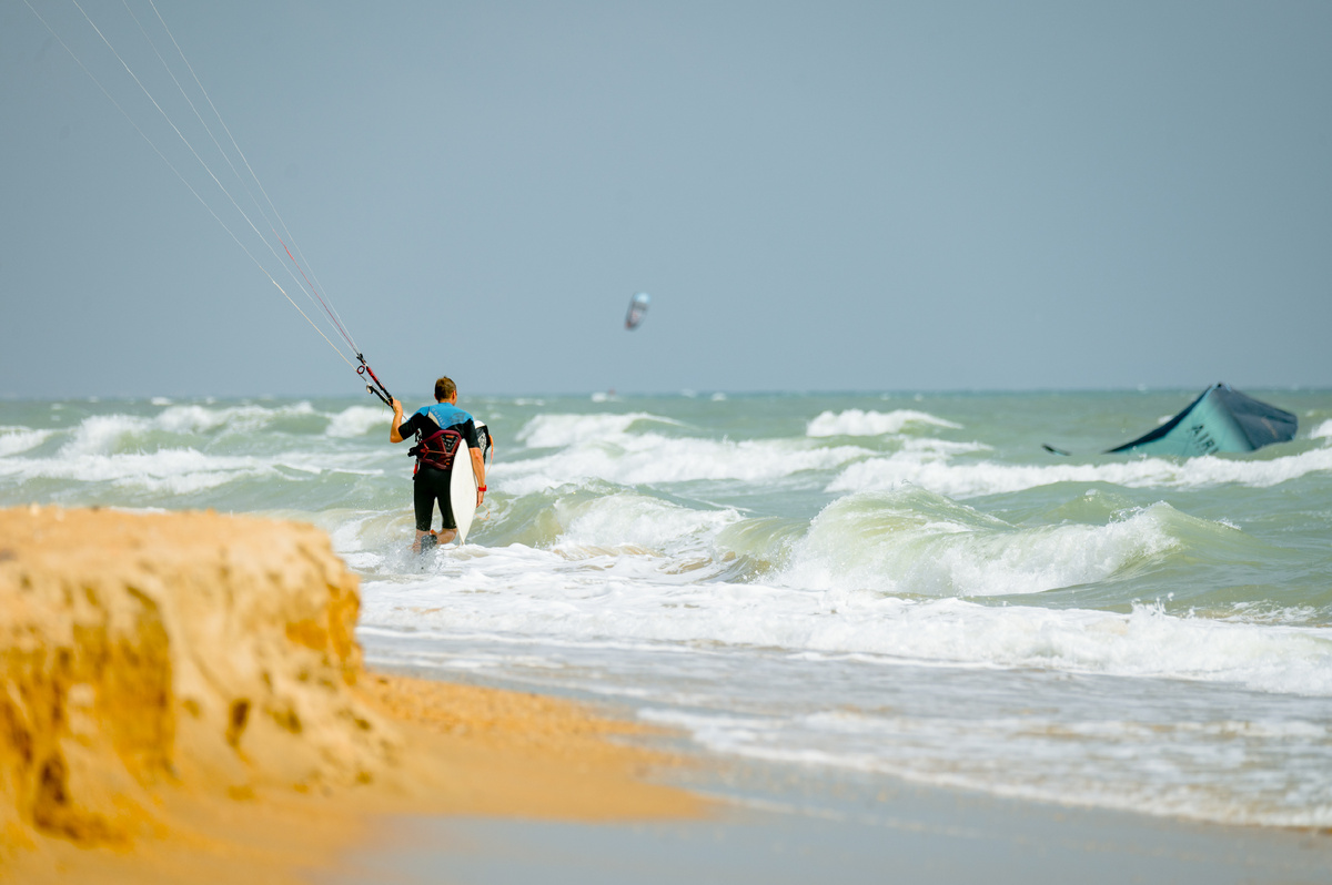 Кайтсерфинг в Благе, морская каталка под южак в Чёрном море