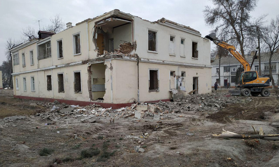 Хокиму Ташкента направили парламентский запрос из-за жалоб на невыплаченные компенсации за изъятые участки