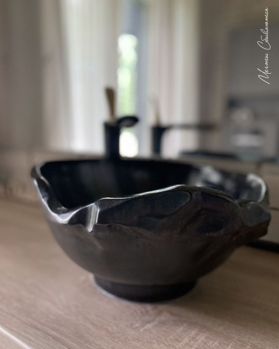 Керамическая раковина "камень"