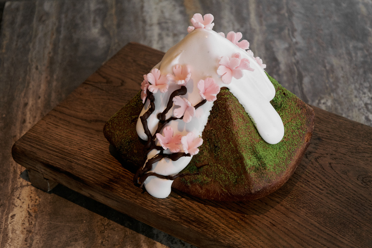 Кулич "Фудзияма" - 6 900 руб.