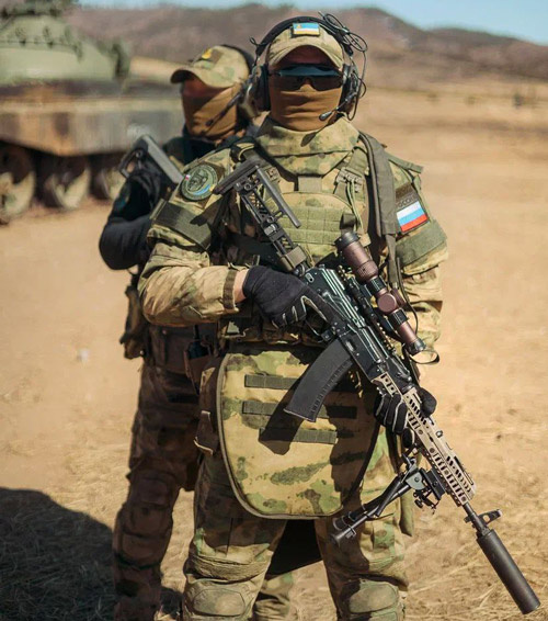 6. Боевой бурят. Это флаг данной республики в составе РФ на кепке, а не 404 Опасный патч... (фото из открытых источников)