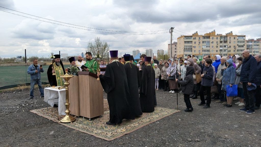     У храма Георгия Победоносца появился свой голос: волжанка подарила церкви колокольную звонницу
