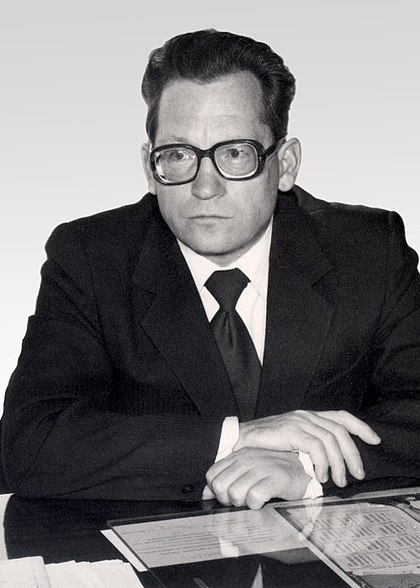 Советский и российский учёный-медик, доктор медицинских наук, профессор; член-корреспондент РАМН, академик и член президиума Академии медико-технических наук, действительный член Нью-Йоркской академии наук.