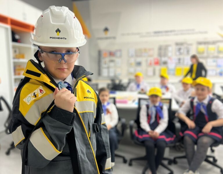    «Оренбургнефть» познакомила школьников с нефтяной отраслью через квест-игру Белов Михаил Александрович